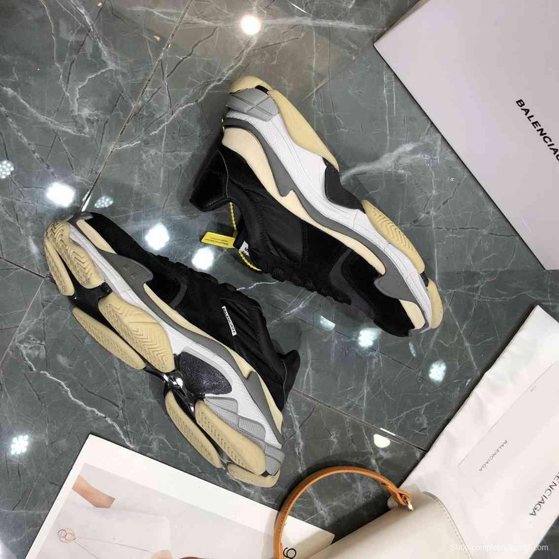 Men/Women Balenciaga Triple S Sneaker Black Item 6380340