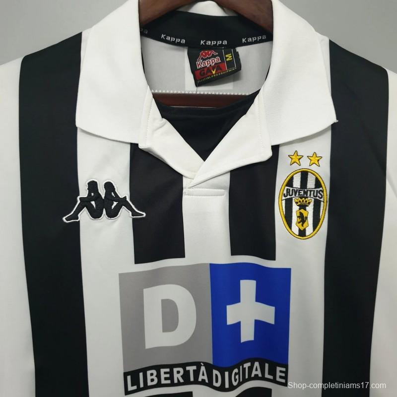 Retro 99/00 Juventus Home Jersey