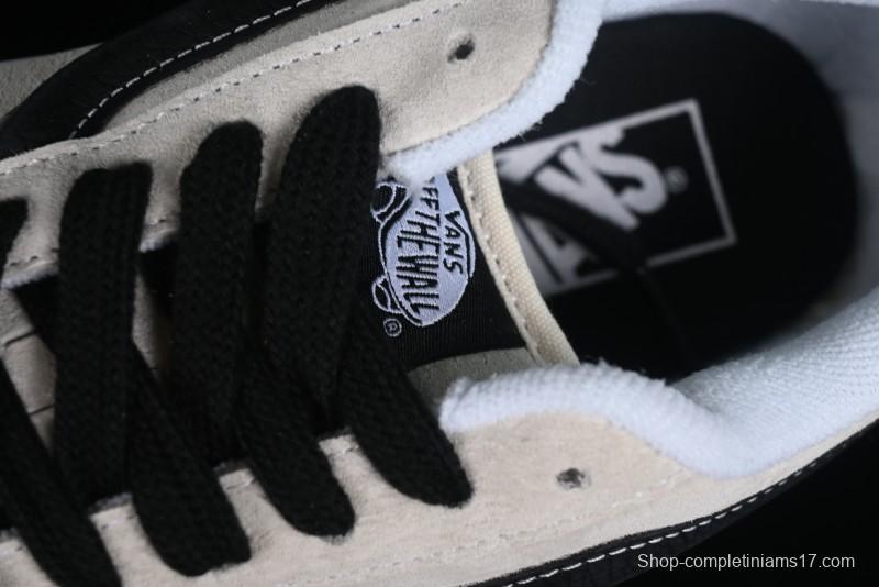 Vans Classics Knu Skool Retro Sneakers with Thick Tongue and Oversized Toe - VN0009QC02Y