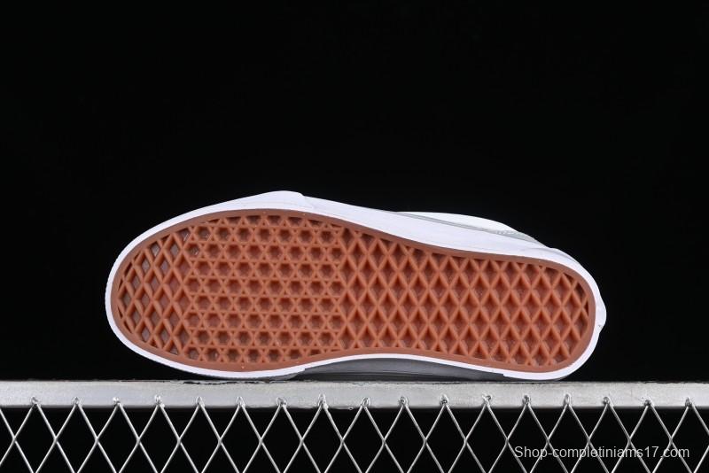 Vans Classics Knu Skool Chunky Tongue Retro Sneakers in Grey White - VN0009QCYF9