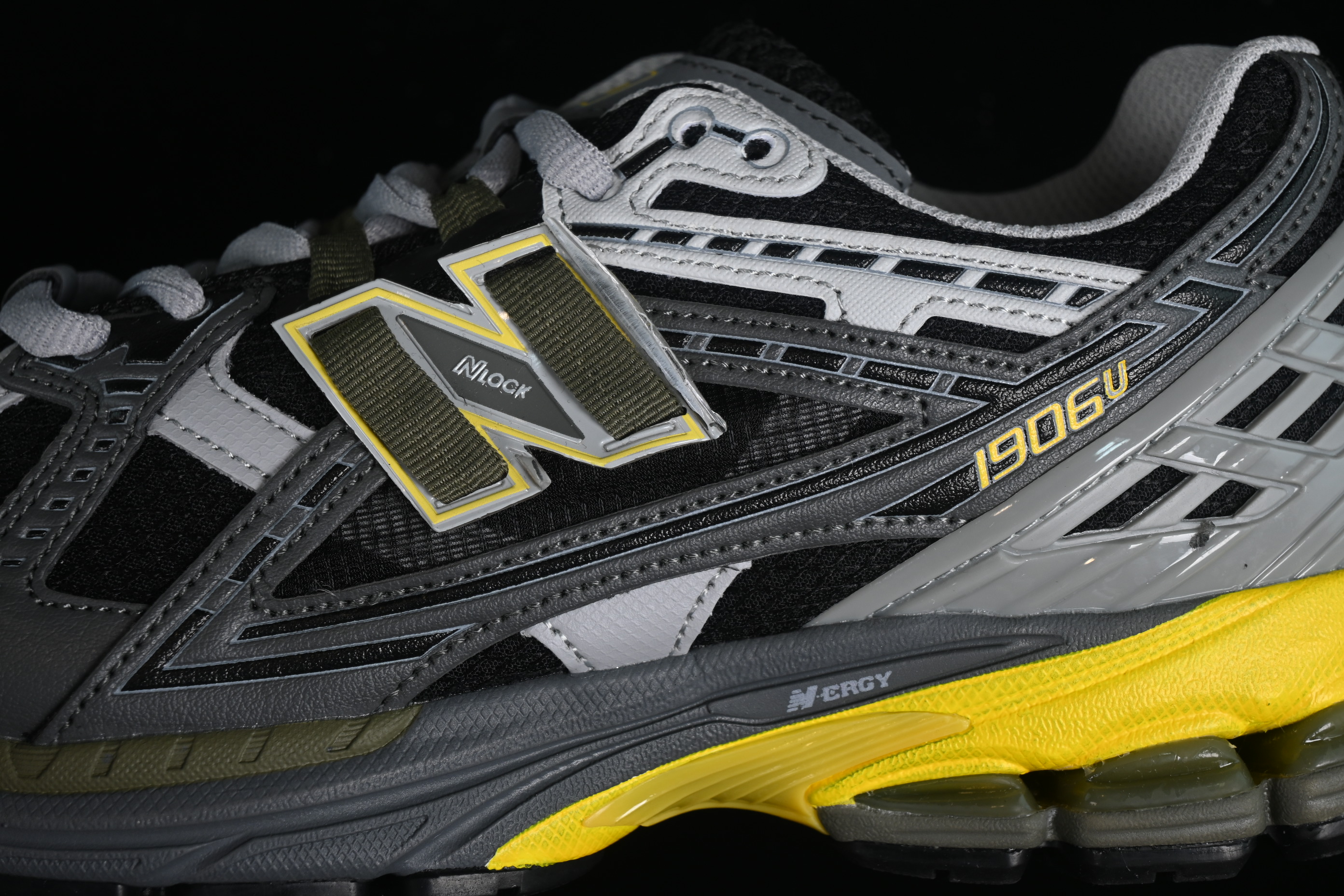 New Balance 1906 Series Retro Dad Style Casual Running Shoes - M1906NA