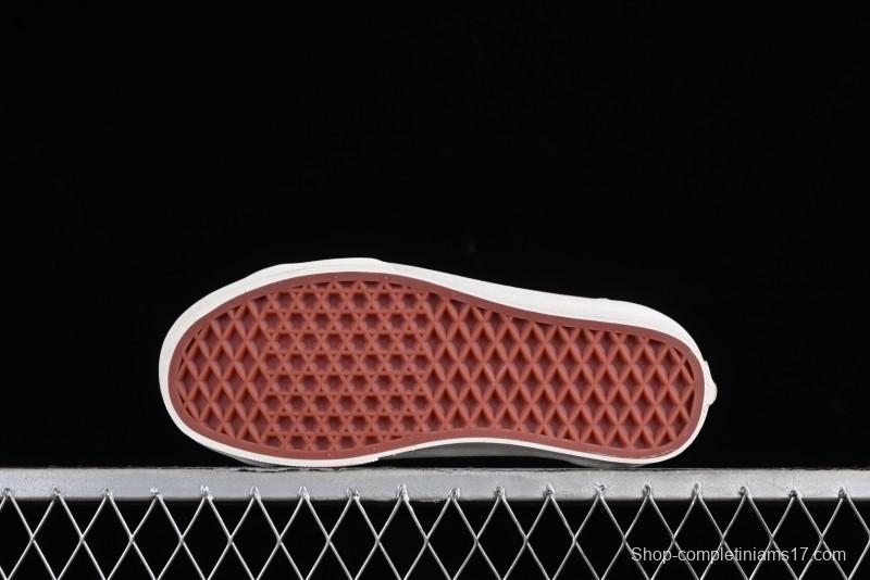 Vans Style 36 Low-Top Skate Shoes with Embroidered Details in Cream - VN000CRPGRN