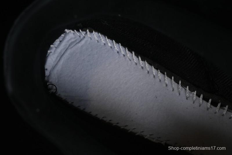 New Balance RC24 Series Retro Football-Inspired Casual Sneakers - URC42LB