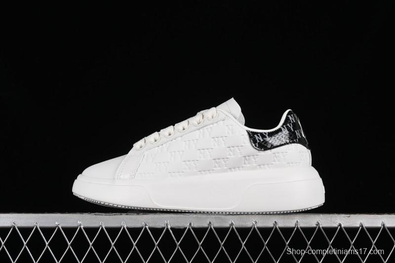 New York Yankees MLB Bigball Chunky Embo Monogram Platform Sandals - 3ASXEMN4N50BKS