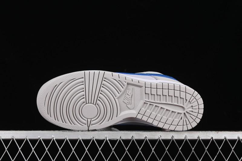 Nike Dunk Low SB Silver Surfer Skateboarding Shoes with Metallic Silver Upper - HF0391-001