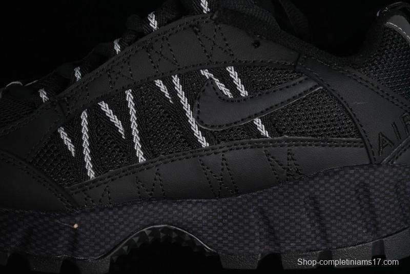 Nike Air Humara Retro Trail Running Shoes with 1990s Outdoor Style - 924464-001