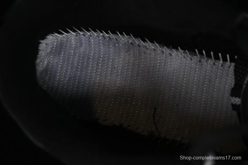 Nike Air Humara Retro Trail Running Shoes with 1990s Style - FJ7098-002