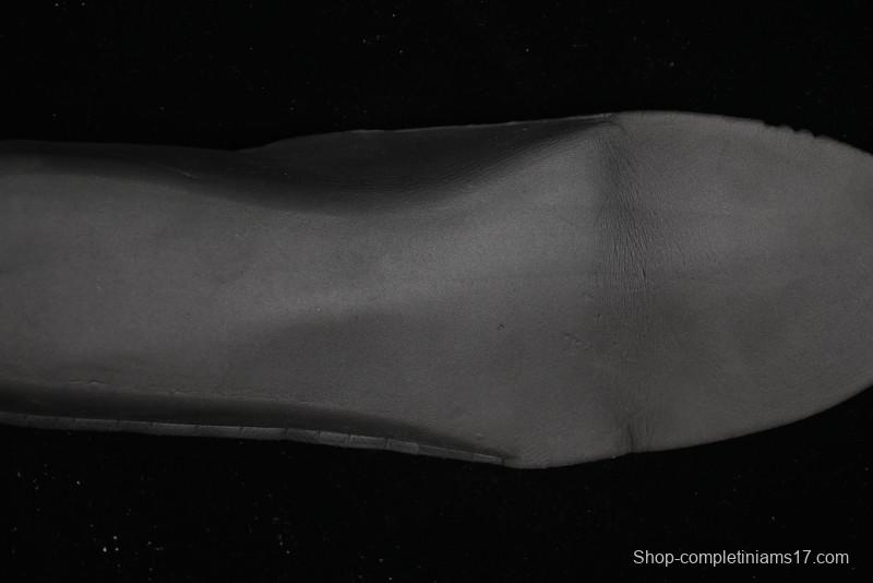 Nike Air Humara Retro Trail Running Shoes with 1990s Outdoor Style - 924464-001