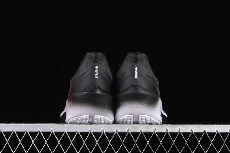 Nike Zoom Fly 6 Lightweight Responsive Running Shoes with Carbon Fiber Plate - FN8454-001