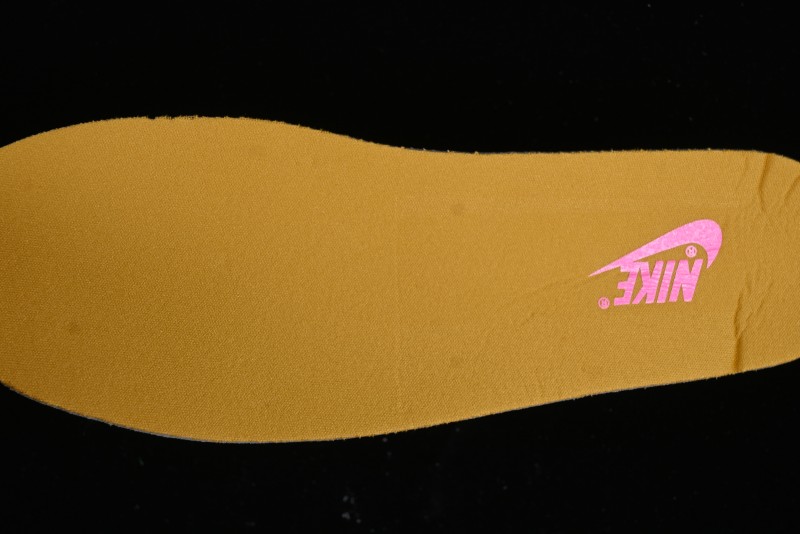 Nike Dunk Low "Just Do It" SB Low-Top Casual Skate Shoes in Coconut Milk and Pink - FD8683-700