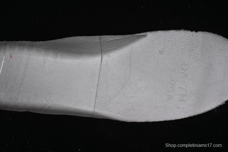 Nike Air Force 1 '07 Low Supreme Collaboration Grey Snake Scale Low-Top Casual Sneakers - DM6688-010