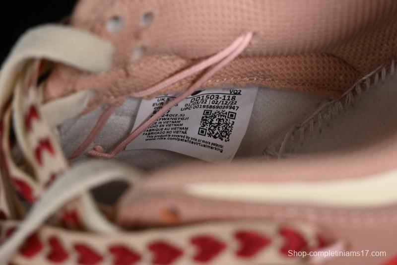 Nike Dunk Low SB Christmas Gift Strawberry Cake Casual Sneakers with Dual Laces - DD1503-118