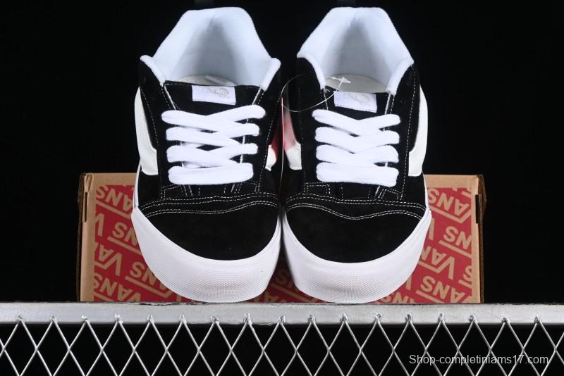 Vans Classics Knu Skool Retro Sneakers in Black & White - VN0AUAK375