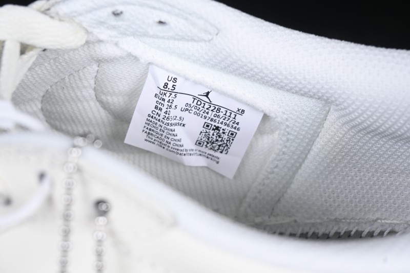 Nike Travis Scott x Air Jordan Low OG SP AJ1 Retro Sneakers in Pure White - TD1228-111