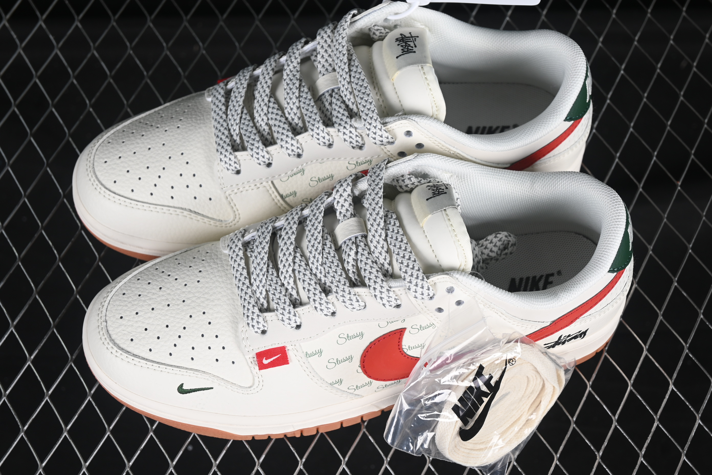Nike SB Dunk Low Stussy Collaboration 3D Red Swoosh Anniversary Custom Low-Top Skate Shoes - XS6089-542