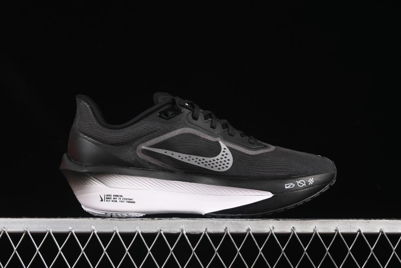 Nike Zoom Fly 6 Lightweight Responsive Running Shoes with Carbon Fiber Plate - FN8454-001