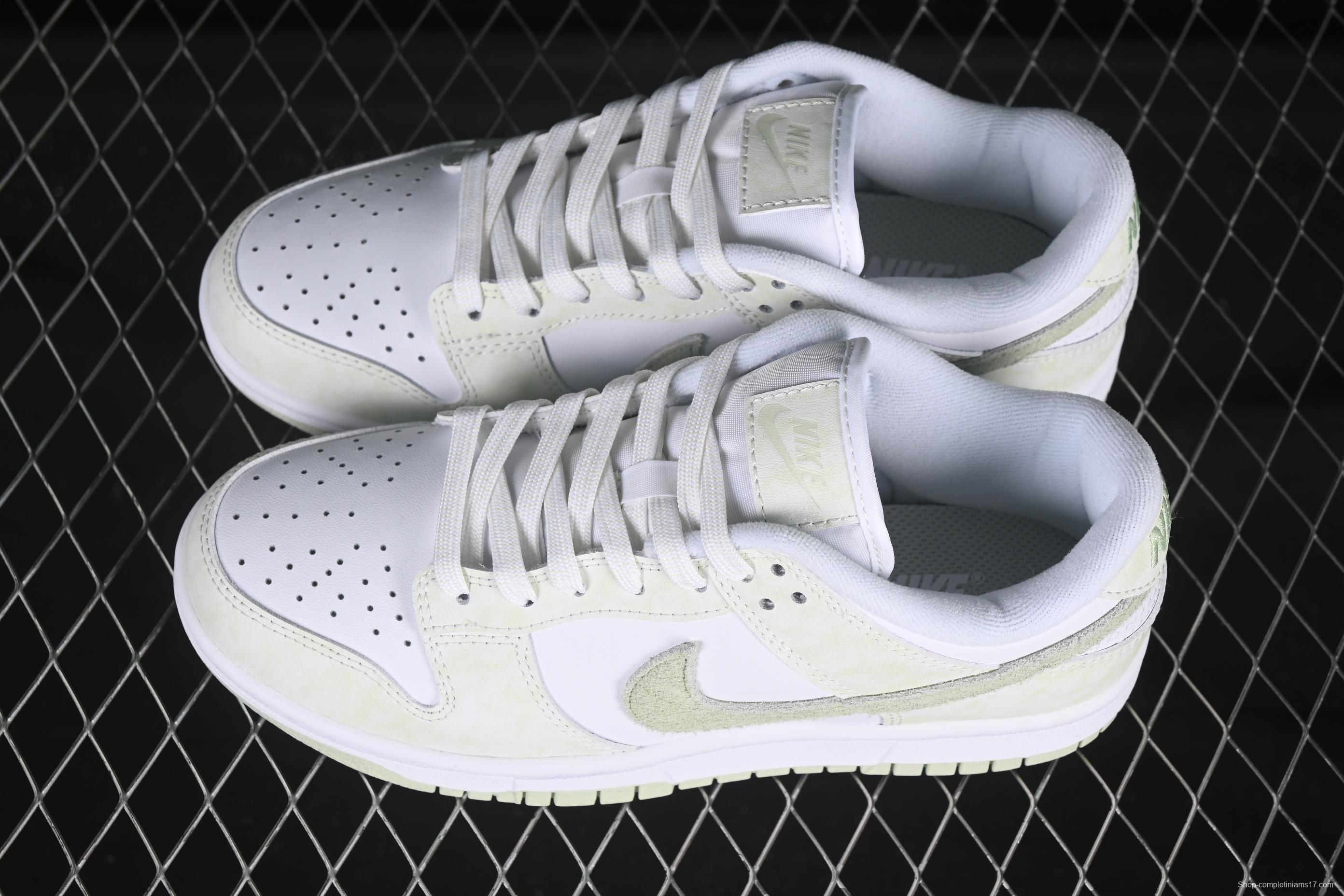 Nike Dunk Low Retro Casual Sneakers in Matcha Green - IB4647-131