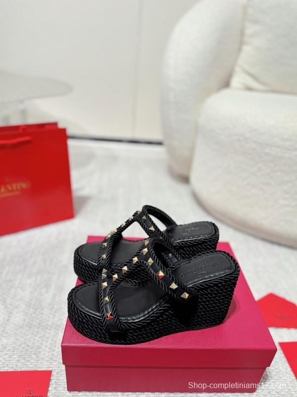 2025 Women Valentino Black Leather Wedge Sandals Studded LY00290