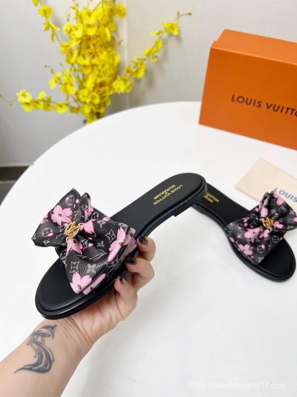 2025 Women Louis Vuitton Black Pink Leather Slippers LY00190