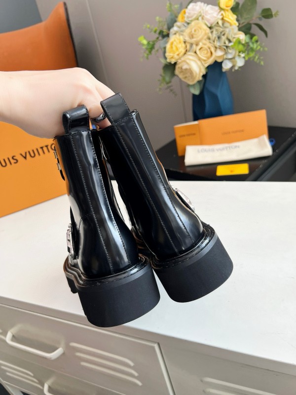 2024 Women Louis Vuitton Black Calfskin Leather Boots MJ00310