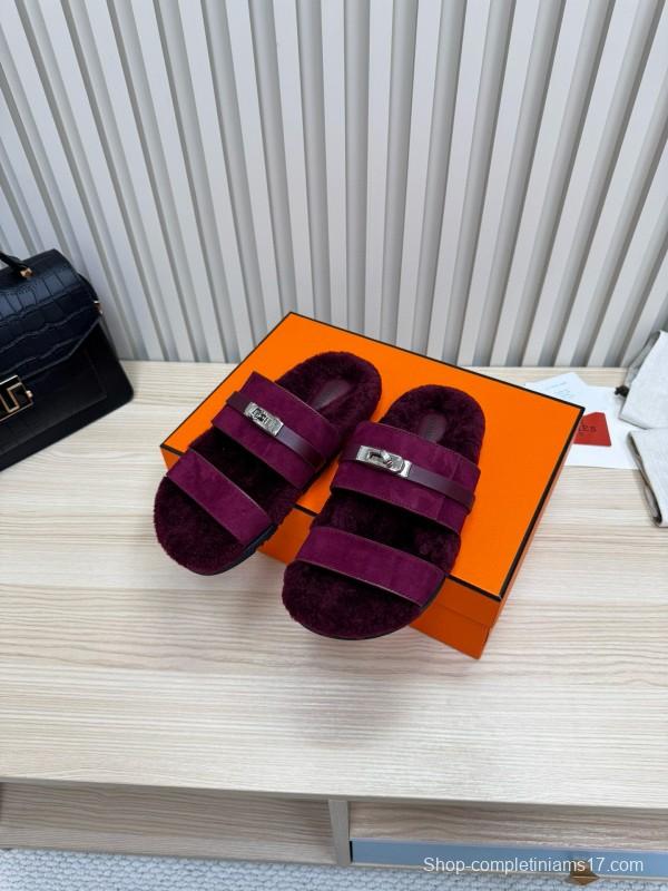 2024 Slippers Hermès Burgundy Shearling Sandals 
