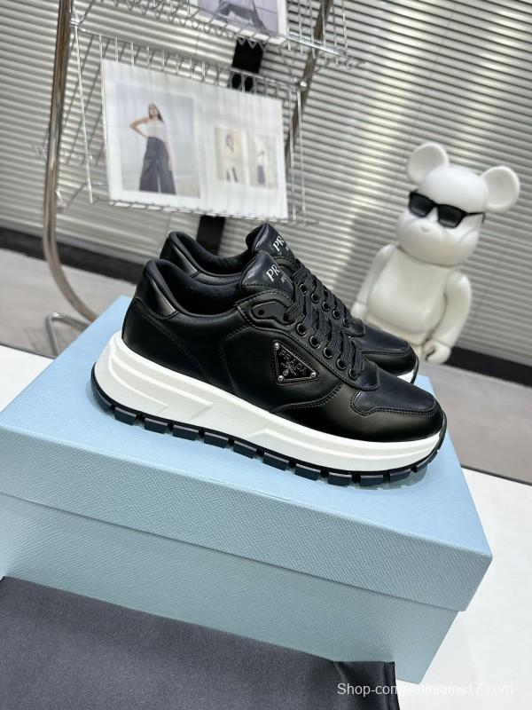 2025 Unisex Prada Black Leather Sneakers KFY00310