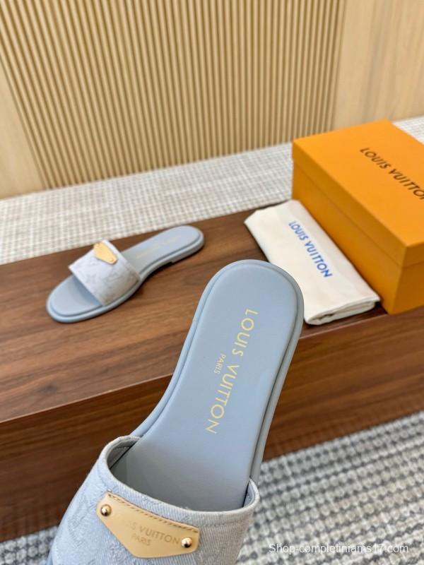 2025 Women Louis Vuitton Light Grey Canvas Slippers LY00200