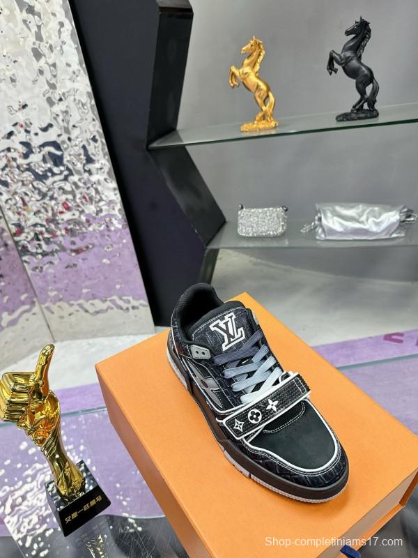 2024 Men Louis Vuitton Black White Leather Suede LV Trainer Sneakers