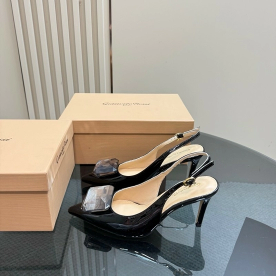 2025 Women Gianvito Rossi Black Patent Leather Slingback Heels KFY00300