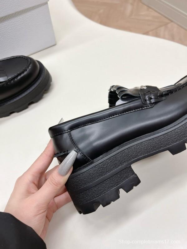 2025 Women Dior Black Leather Loafers KFY00350