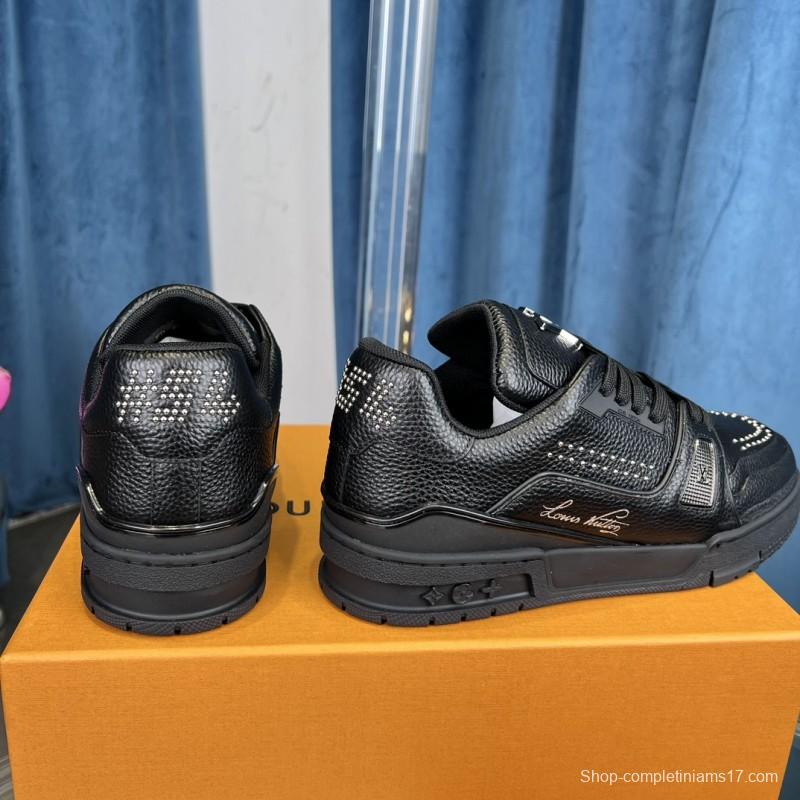 2025 Men Louis Vuitton Black Leather LV Trainer