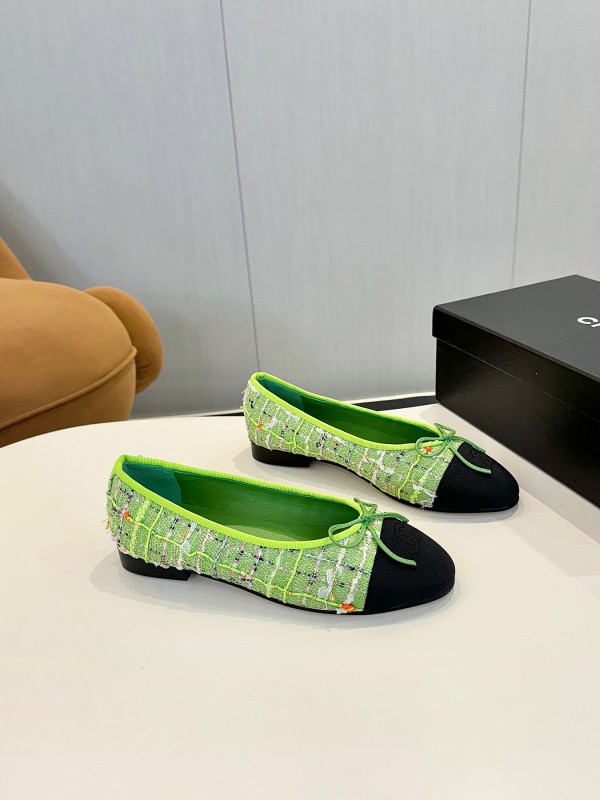 2025 Women Chanel Green Black Lambskin Ballet Flats LY00250