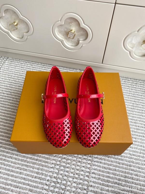 2025 Women Louis Vuitton Red Patent Leather Ballet Flats KFY00310