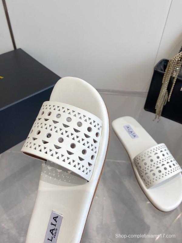 2025 Alaia White Leather Slippers KFY00280