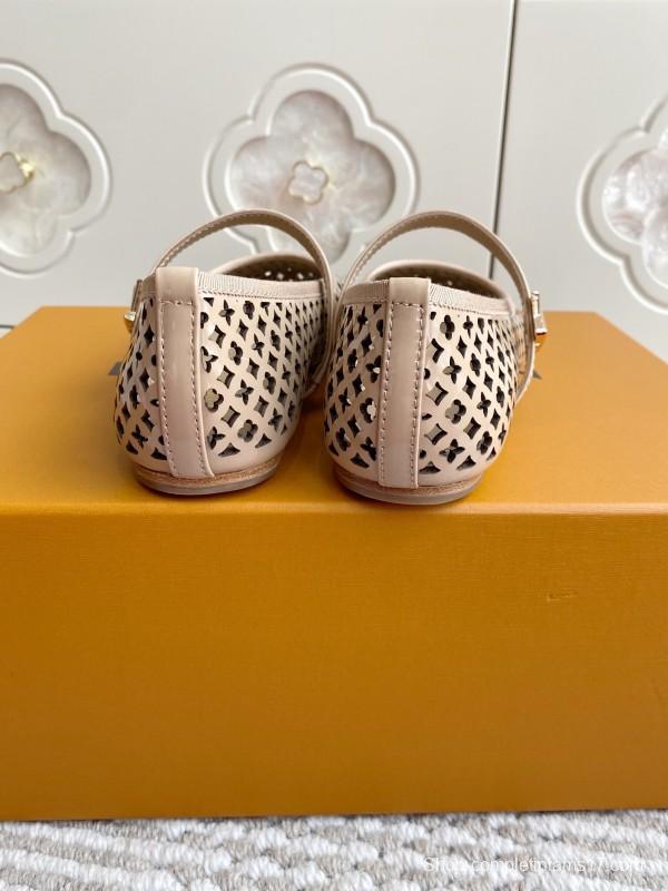 2025 Women Louis Vuitton Beige Leather Ballet Flat Laser Cut KFY00310