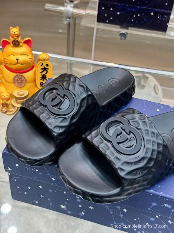 2025 Men Gucci Black Rubber Slippers Interlocking G KFY00170