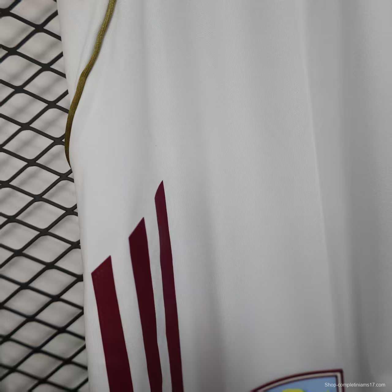 Player Version 25/26 Aston Villa White Shorts