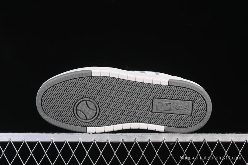 New York Yankees Bigball Chunky Embo Monogram Platform Sneakers - 3ASXE035N50GRS