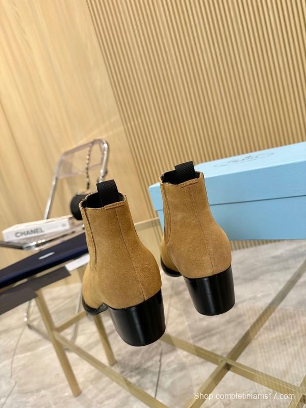 Prada Classic Pointed Toe Boots - L Y00310