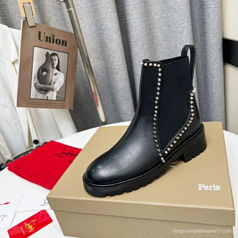 Christian Louboutin Fall/Winter 2025 Classic Ankle Boots with Studded Design - LY00330