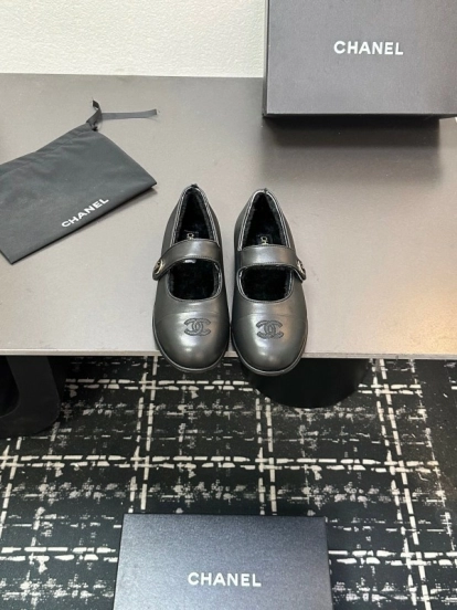 Chanel 2025 SS French Mary Jane Flat Shoes with Fur Trim - KFY00300