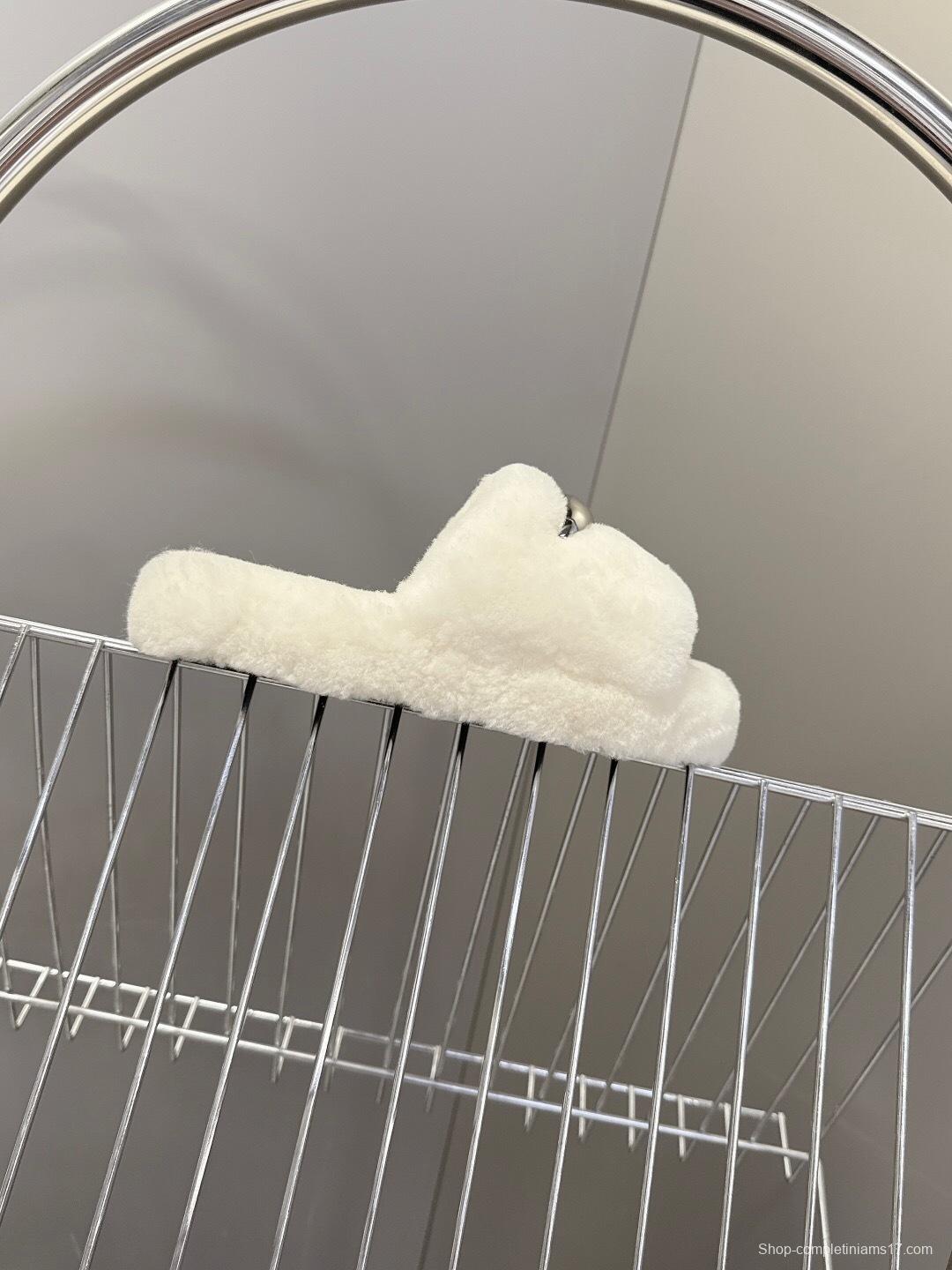 ALAÏA Fall/Winter 2025 Latest Fur Slippers - KFY00230