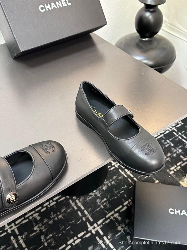 Chanel Quilted Slippers with Diamond Pattern Design - KFY00280