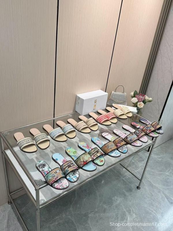 Dior 2025 SS Embroidered Monogram Slippers for Women with Lambskin Lining - L Y00200/L Y00240